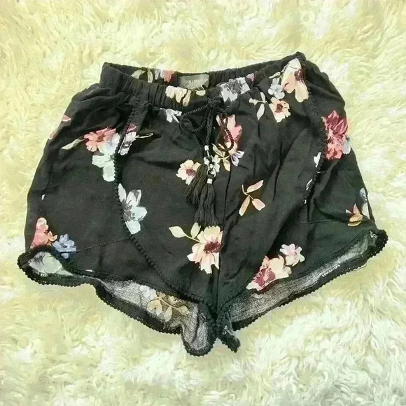 Black Floral Shorts - Picture 1 of 3